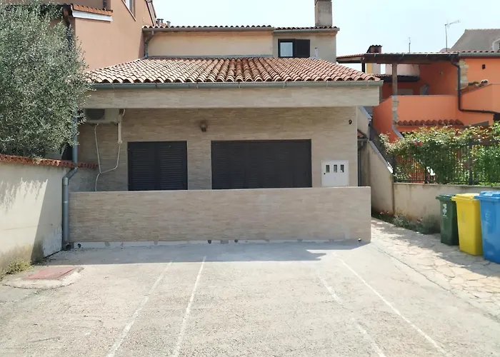 Zp44 아파트 풀라